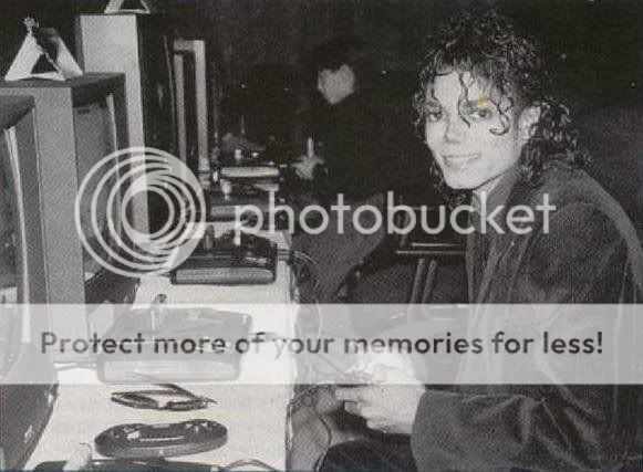 MJ-I-need-you-now-michael-jackson-15983305-581-427.jpg