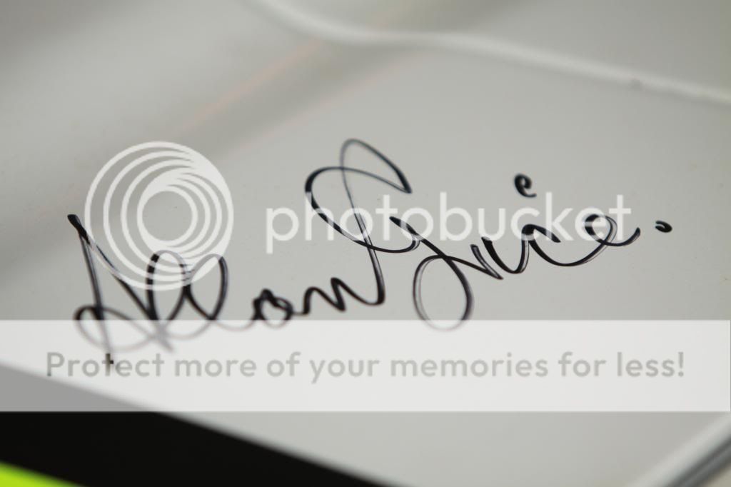 IMAGE: http://i848.photobucket.com/albums/ab43/themightypugs/IMG_7192_zpsdd016ddd.jpg